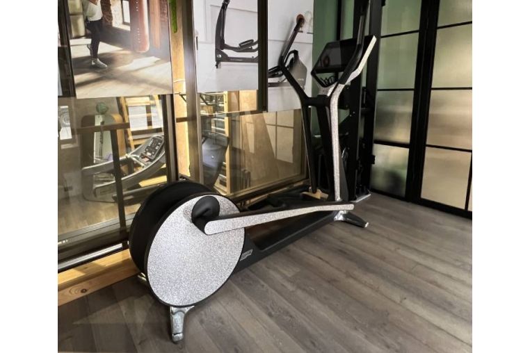 Эллиптический тренажер Technogym Cross Personal + Swarovski фото 2
